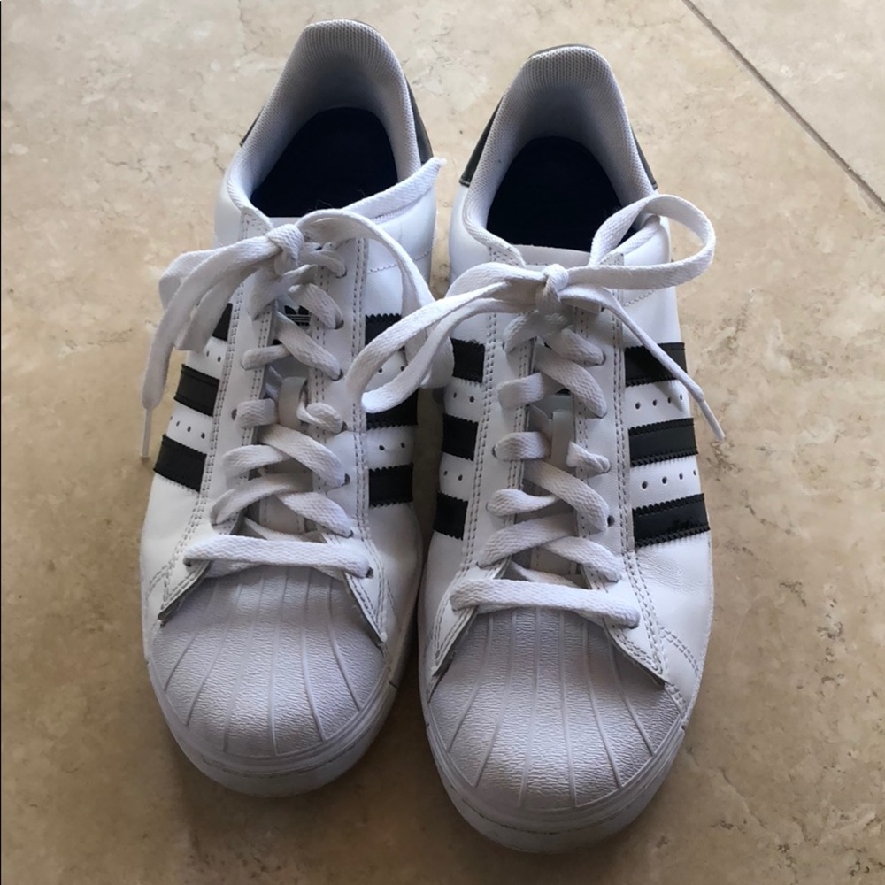Adidas Sneakers